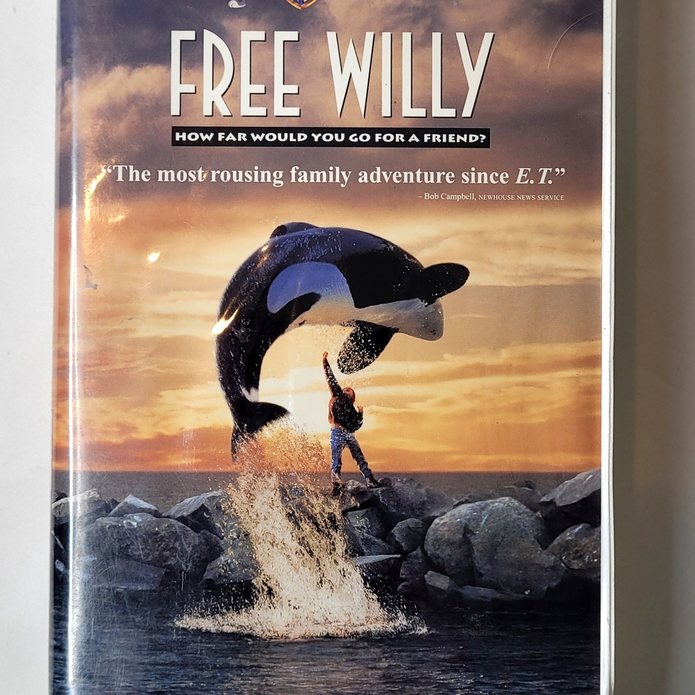 Free Willy VHS Set - Picture 7 of 8